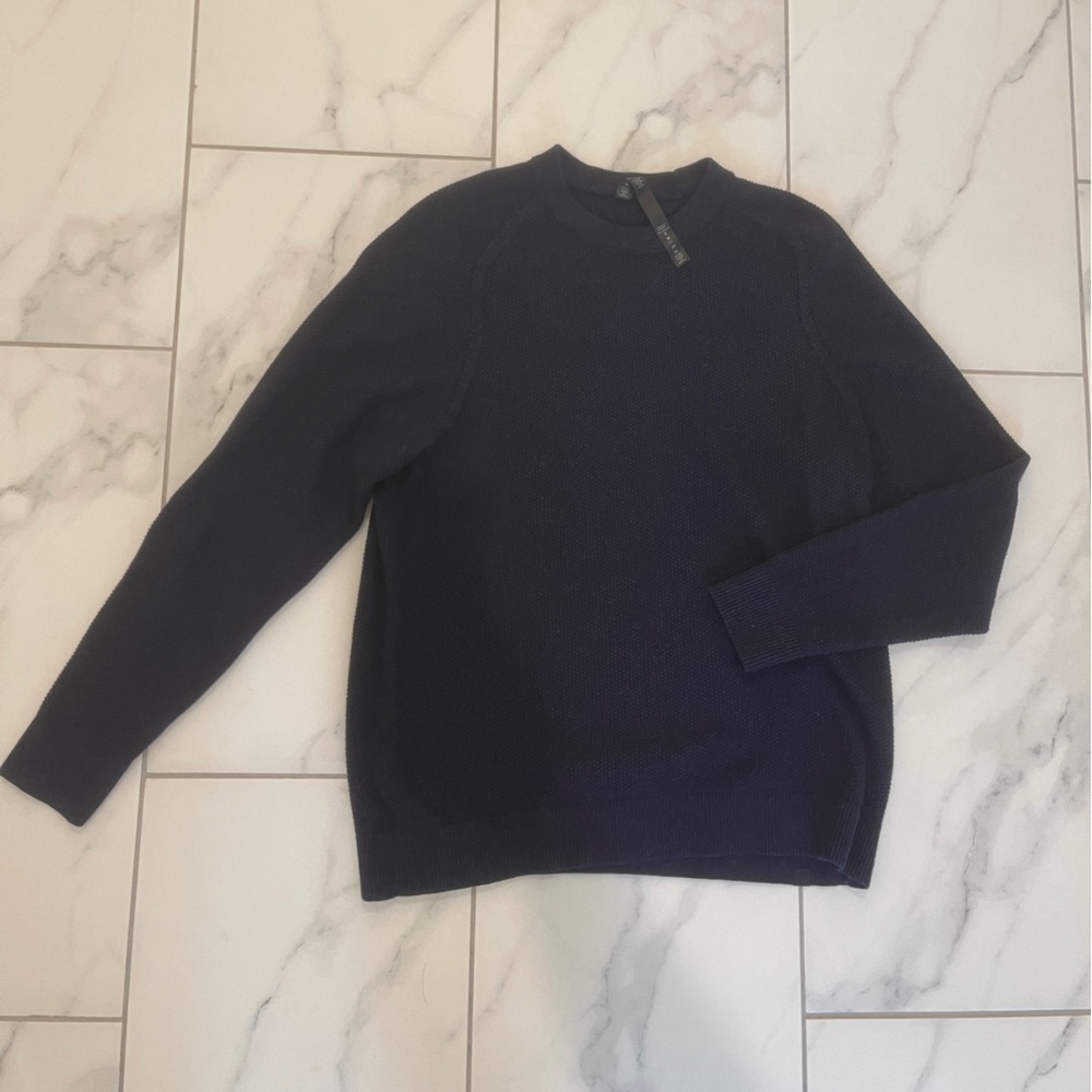 Men’s large Lulu lemon Sweater navy blue